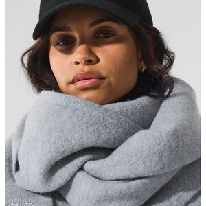 Alo Yoga Merino Wool Oversized Scarf, Hazy Heather Gray